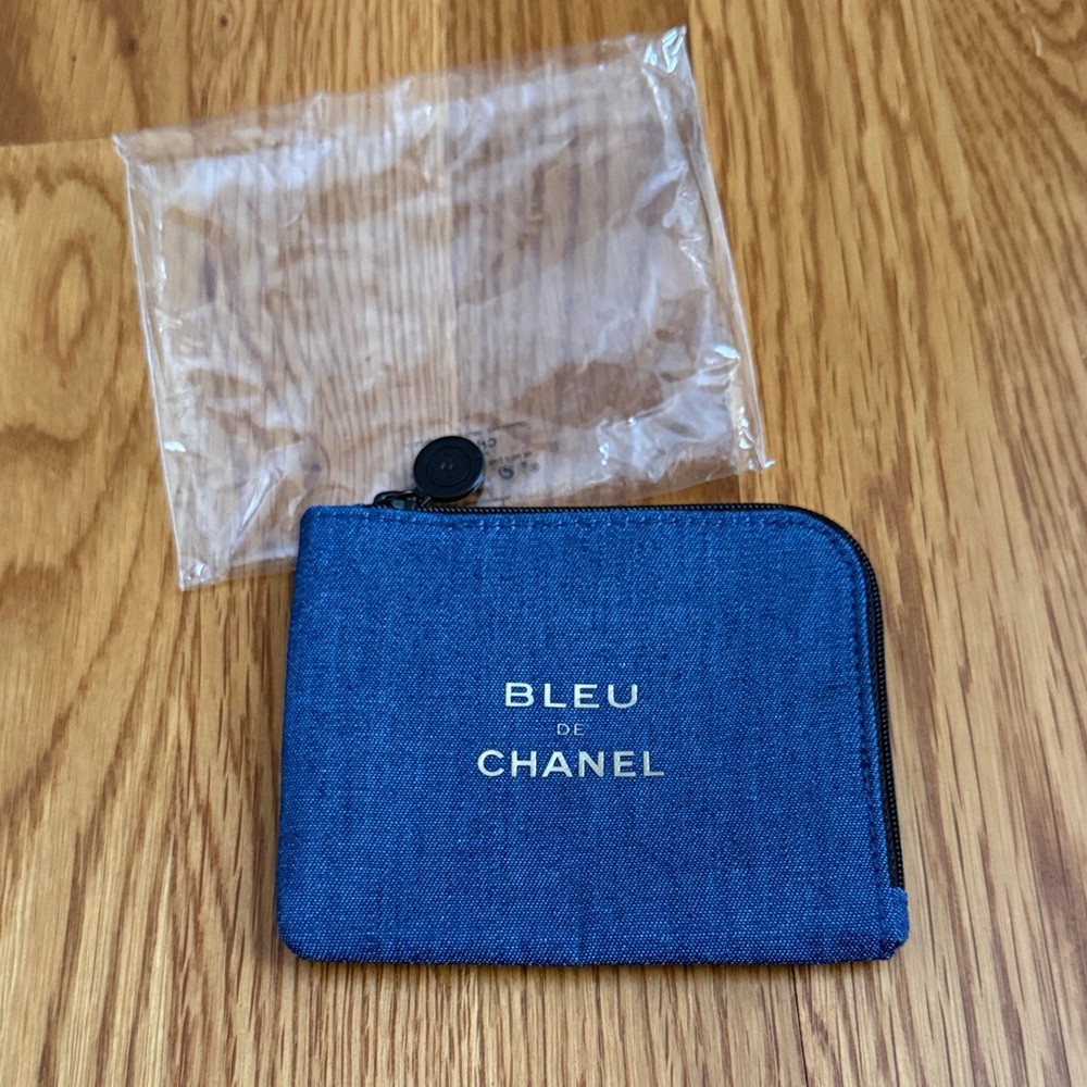 CHANEL Bleu de Chanel Denim Wallet